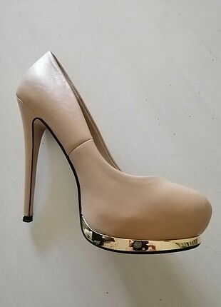 40 Beden Zara topuklu altın detaylı stiletto