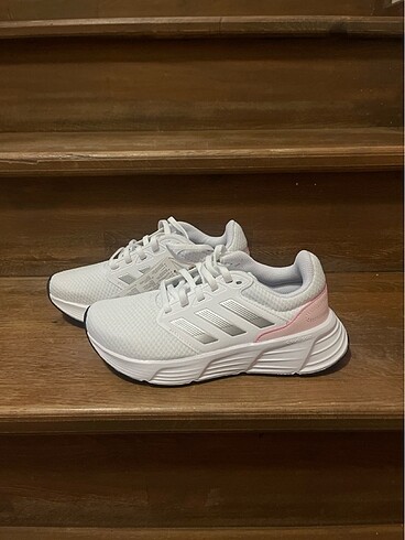 Adidas Orjinal ADİDAS kadın spor ayakkabı
