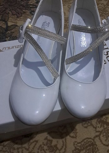 Kız Çocuk Beyaz Tokalı Babet Ayakkabı - Görsel 2