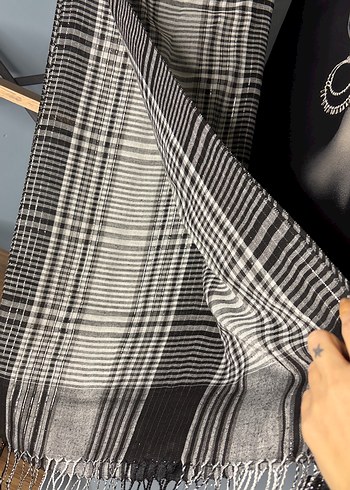 Kadın Pilili  Gri Şal - Görsel 4