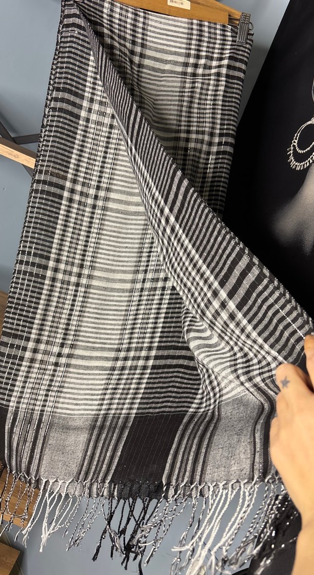 Kadın Pilili  Gri Şal - Görsel 4