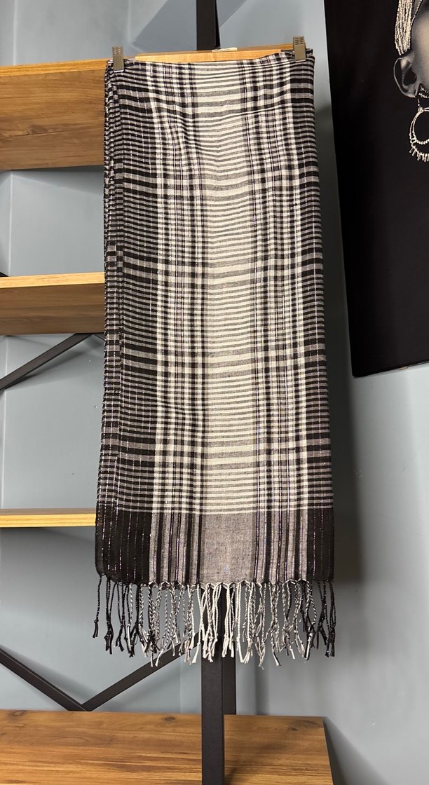 Kadın Pilili  Gri Şal - Görsel 2