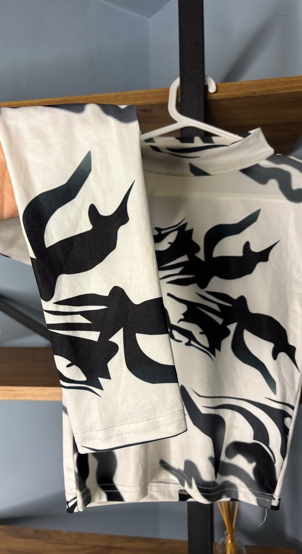 Uzun Kollu Baskılı Beyaz Bluz - Görsel 5