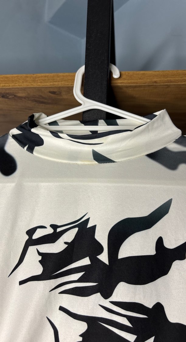 Uzun Kollu Baskılı Beyaz Bluz - Görsel 4