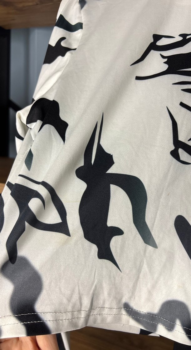 Uzun Kollu Baskılı Beyaz Bluz - Görsel 2