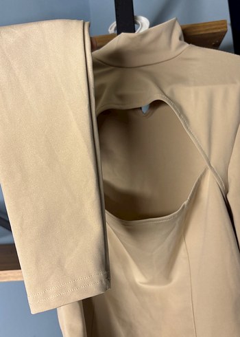 Bej Süet Yüksek Yakalı Kadın Bluz - Görsel 3