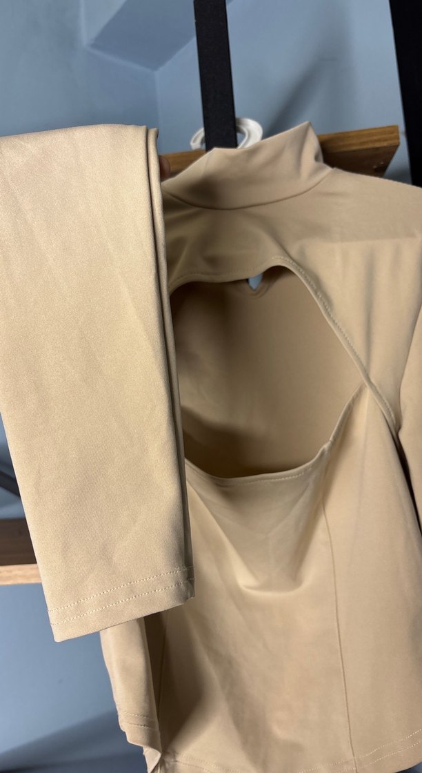 Bej Süet Yüksek Yakalı Kadın Bluz - Görsel 3