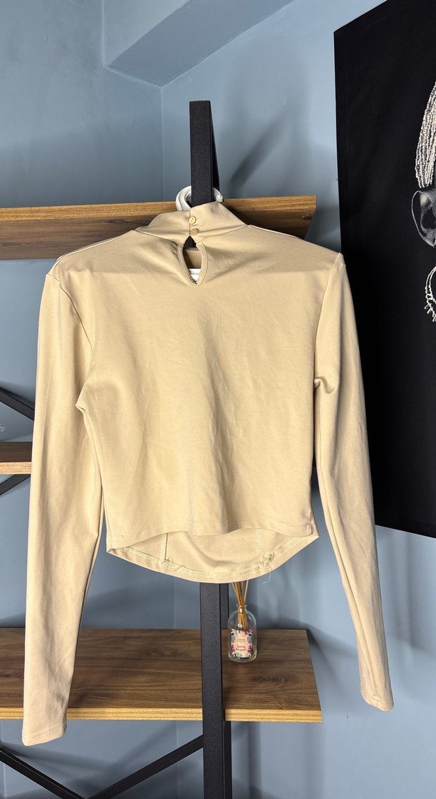 Bej Süet Yüksek Yakalı Kadın Bluz - Görsel 5