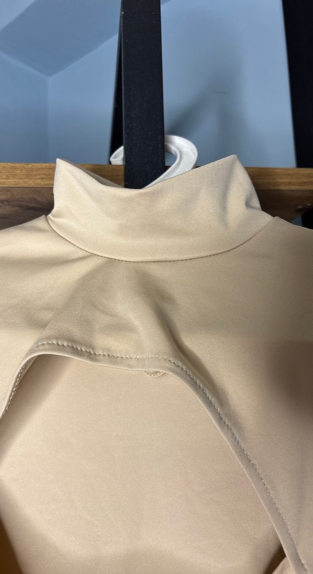 Bej Süet Yüksek Yakalı Kadın Bluz - Görsel 4