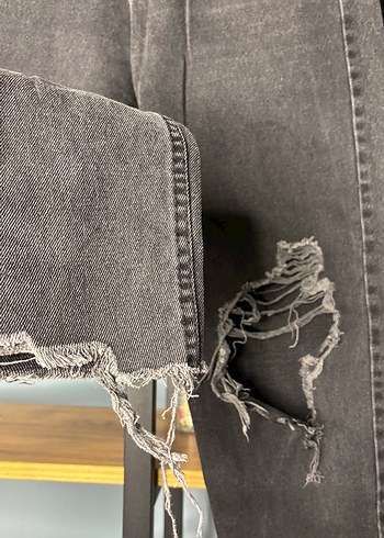 Gri Kadın Kot Pantolon, Gevşek Kesim, Kemerli - Görsel 4