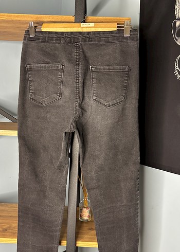 Siyah Kadın Denim Dar Kesim Kot Pantolon - Görsel 4