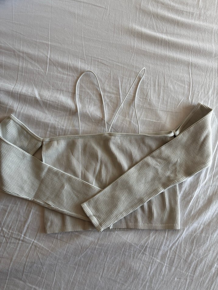 Askılı ve Omuz Açık  Crop Top - Görsel 2