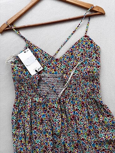 s Beden çeşitli Renk ZARA ÇİÇEK DESENLİ MIDI ELBİSE