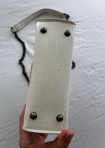 Zincir Detaylı Beyaz Deri Kadın Çanta - Görsel 3