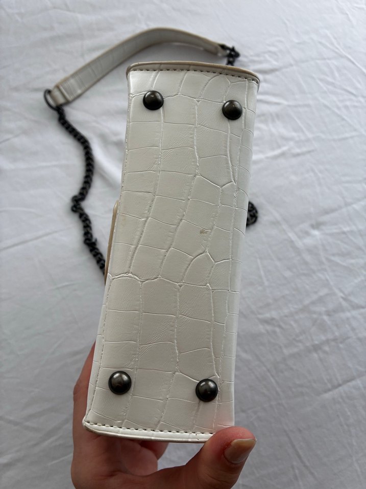 Zincir Detaylı Beyaz Deri Kadın Çanta - Görsel 3