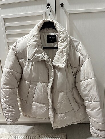 s Beden Ekru dik yaka uzun kollu oversize şişme mont