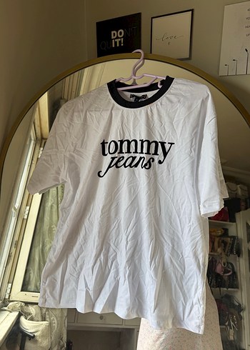 Tommy Jeans Baskılı Beyaz Kadın Tişört