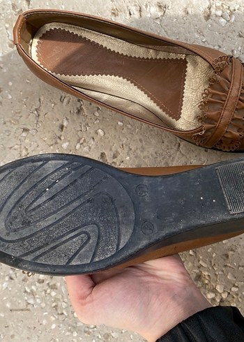 Kahverengi Deri Püsküllü Kadın Dolgu Topuk Ayakkabı - Görsel 3