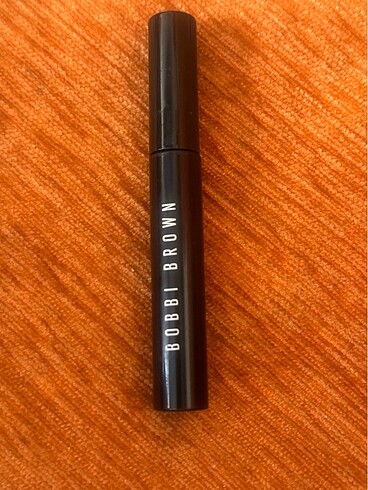 Bobbi Brown kaş şekillendirici maskara