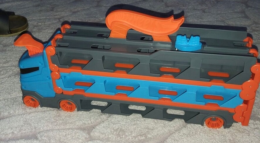 Hot wheels tır/ yarış pisti