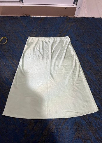 Çağla yeşili Saten Midi Etek, Salaş Kesim - Görsel 3