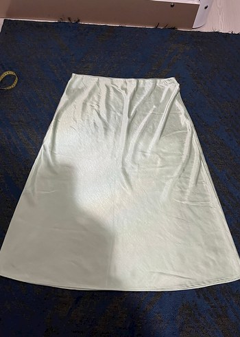 Çağla yeşili Saten Midi Etek, Salaş Kesim - Görsel 2