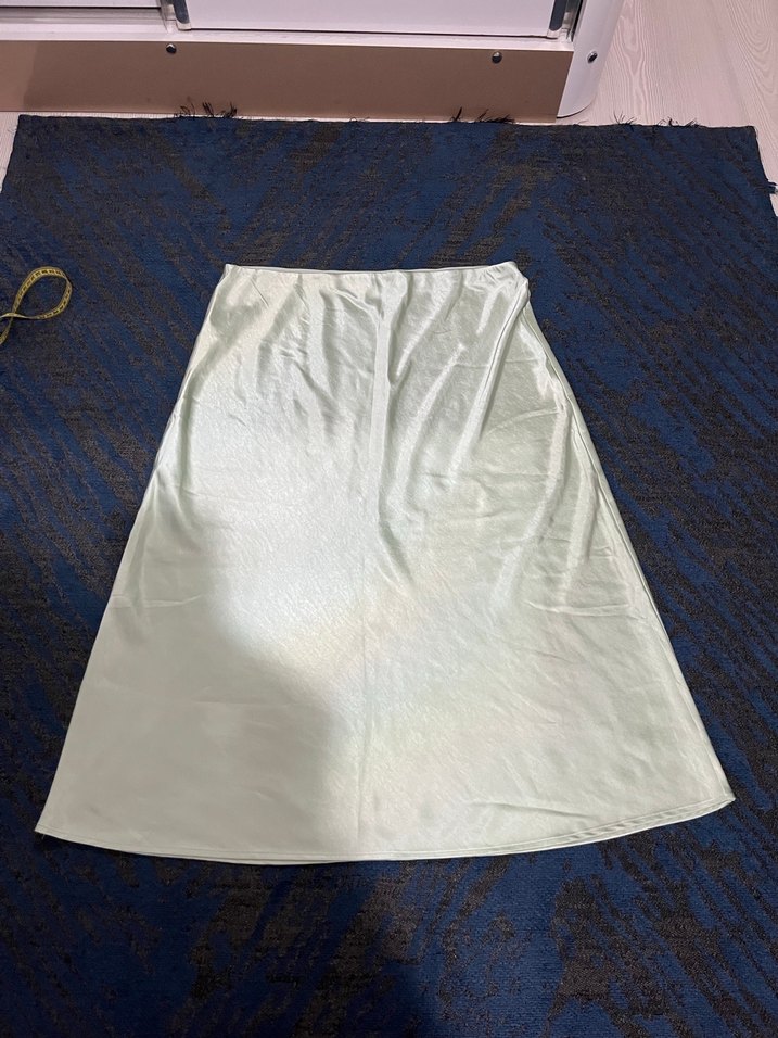 Çağla yeşili Saten Midi Etek, Salaş Kesim - Görsel 3