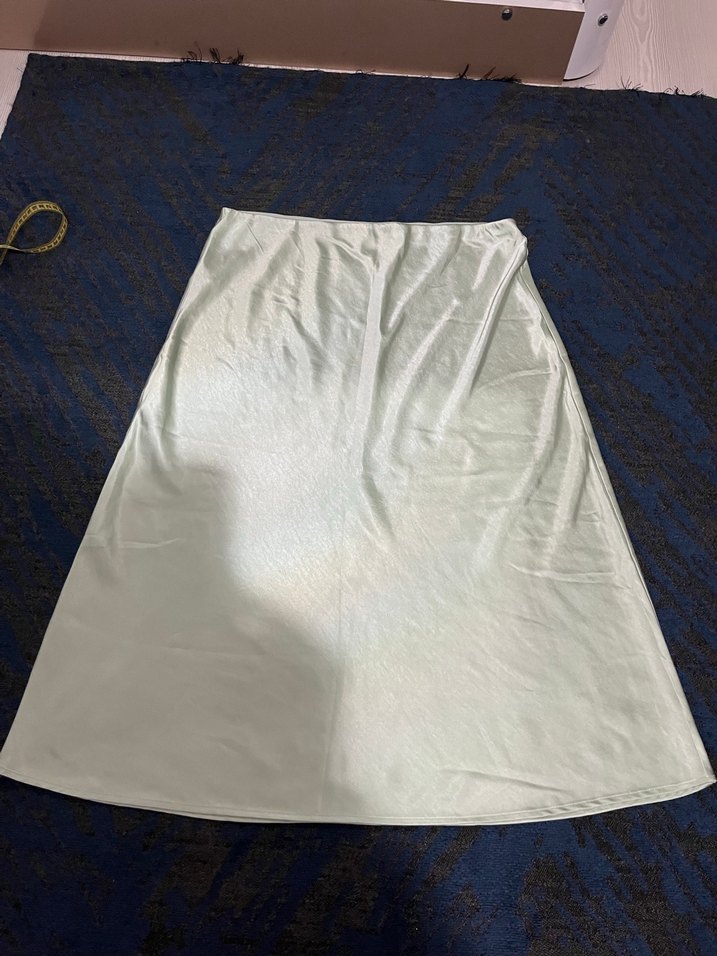 Çağla yeşili Saten Midi Etek, Salaş Kesim - Görsel 2