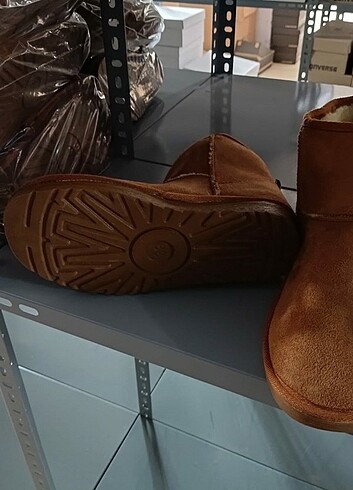 Ugg 36numara A kalite sıfır kutusunda gelir