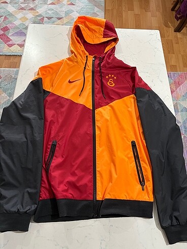 Galatasaray Nike Sarı-Kırmızı Yağmurluk