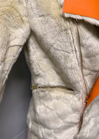 Kürk Detaylı Beyaz Kadın Ceket - Görsel 3