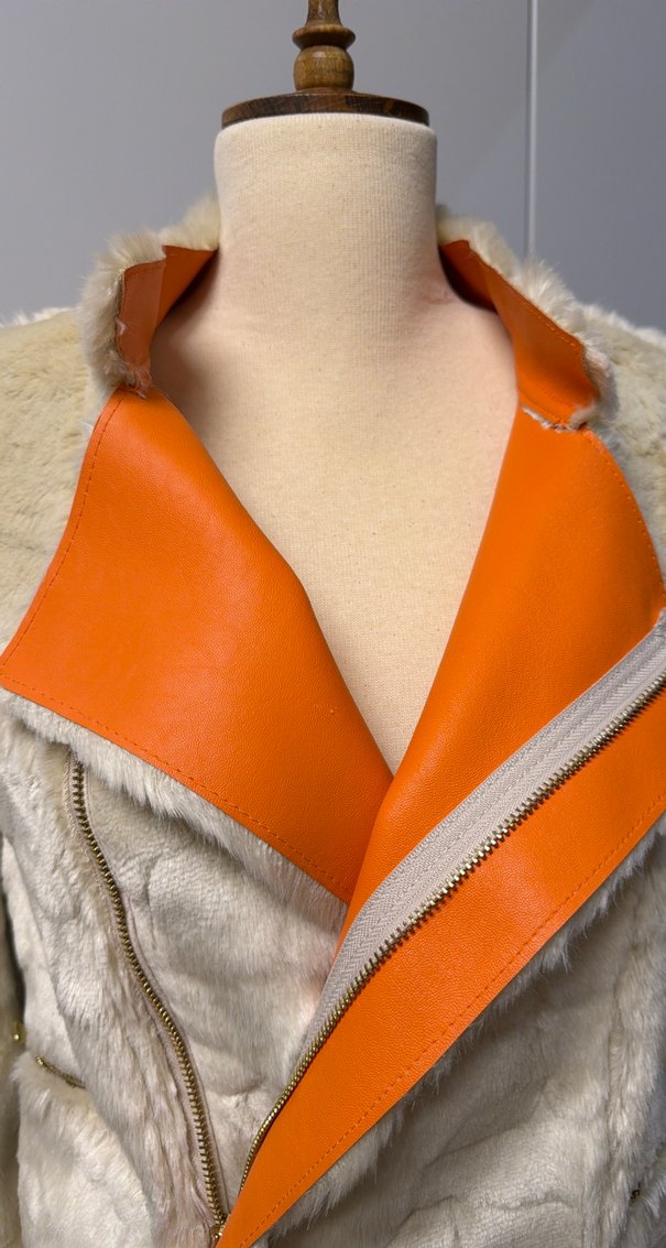 Kürk Detaylı Beyaz Kadın Ceket - Görsel 2