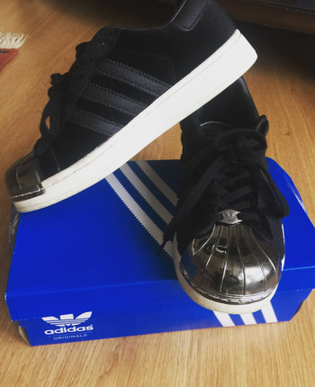37 Beden Adidas spor ayakkabı