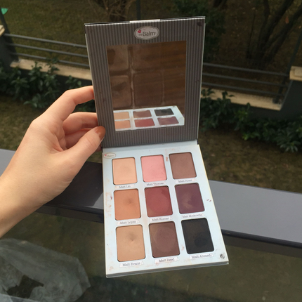 The Balm The balm meet matte trimony far paleti