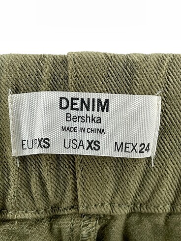 xs Beden haki Renk Bershka Jean / Kot %70 İndirimli.