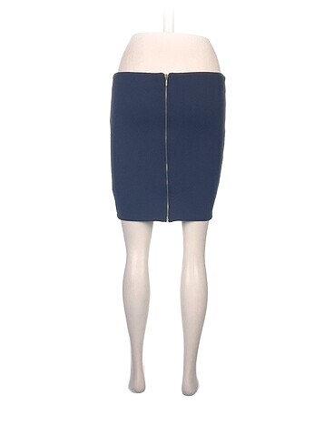m Beden Bershka Mini Etek %70 İndirimli.
