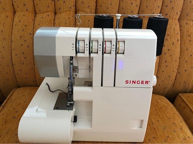 Singer overlok makinesi