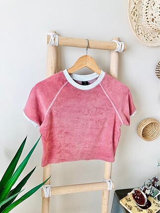 Urban Outfitters Crop Top Tshirt