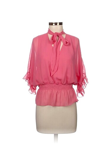 Guess Bluz %70 İndirimli.