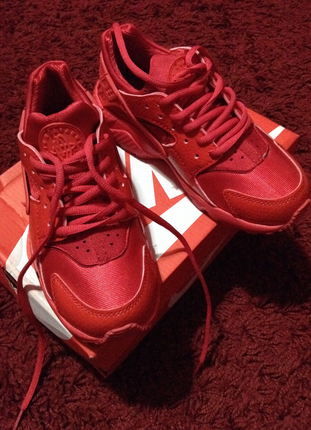 Nike Kırmızı Huarache