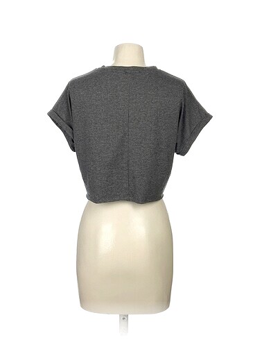 m Beden Diğer T-shirt %70 İndirimli.