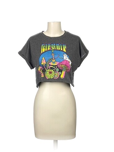 Diğer T-shirt %70 İndirimli.