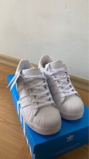 Adidas Superstar