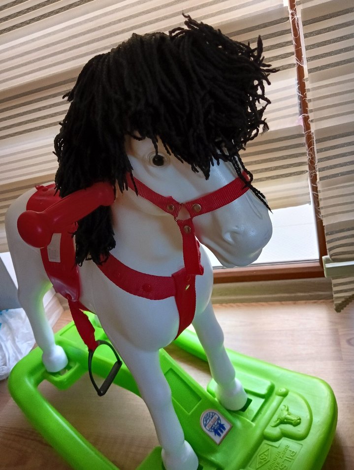 Renkli Sallanan Beyaz At Oyuncak - Görsel 3