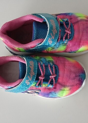 24 Beden Skechers spor ayakkabı