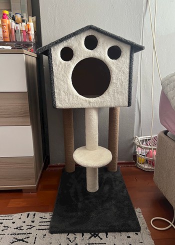 Gri Kedi Evi ve Tırmalama Direği