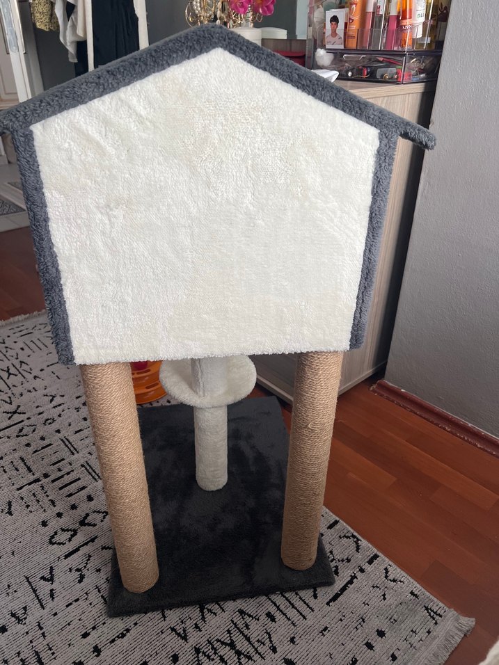 Gri Kedi Evi ve Tırmalama Direği - Görsel 4