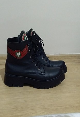 Siyah Armalı Postal