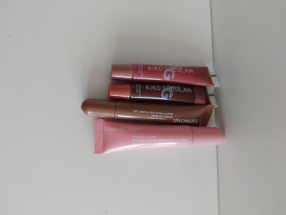 Bej Pastel Dudak Parlatıcısı - Görsel 2