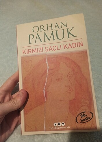 Kırmızı saçlı kadın